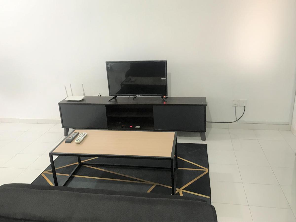 Oyo 90493 Jl Homestay Segamat Exterior foto
