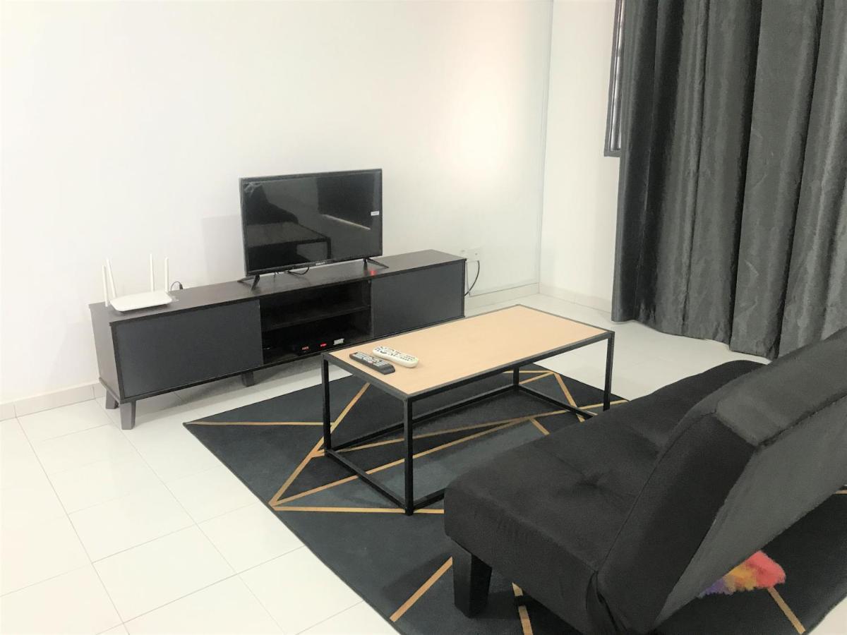 Oyo 90493 Jl Homestay Segamat Exterior foto