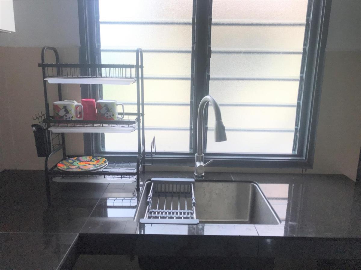 Oyo 90493 Jl Homestay Segamat Exterior foto