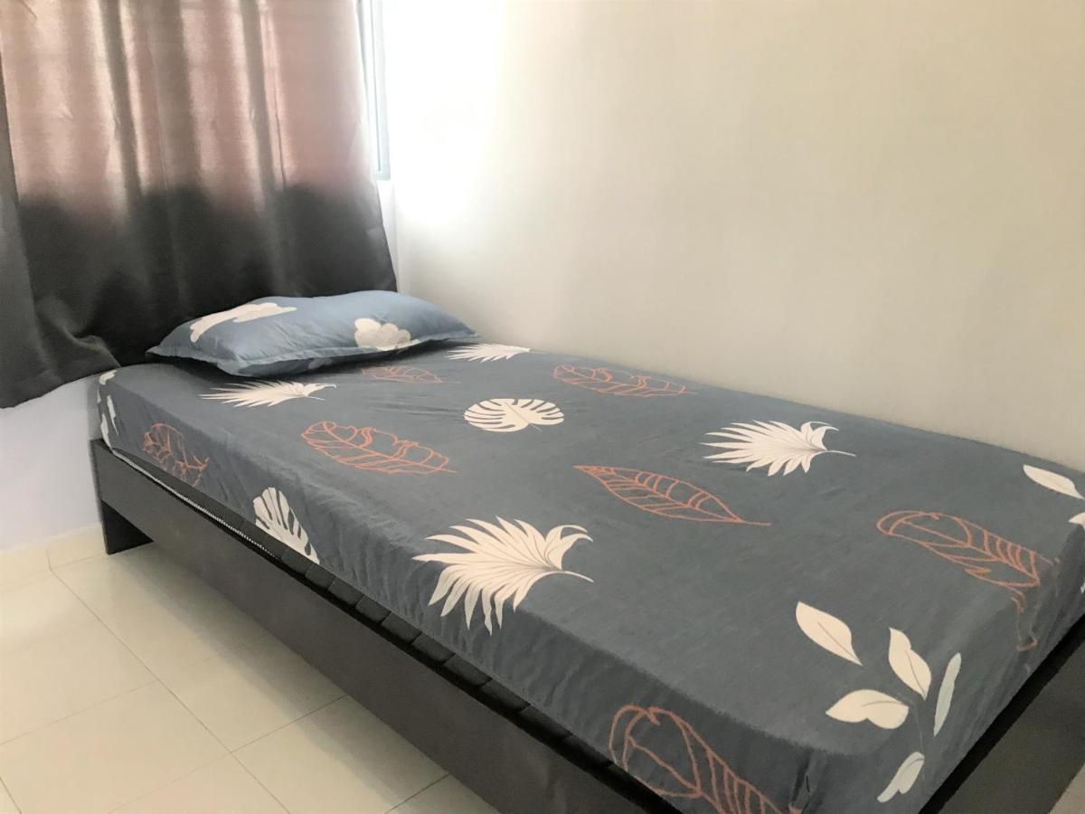 Oyo 90493 Jl Homestay Segamat Exterior foto