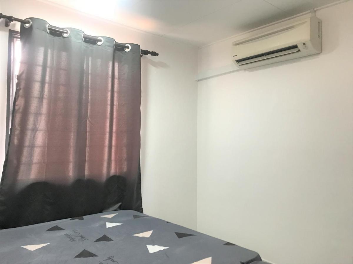 Oyo 90493 Jl Homestay Segamat Exterior foto