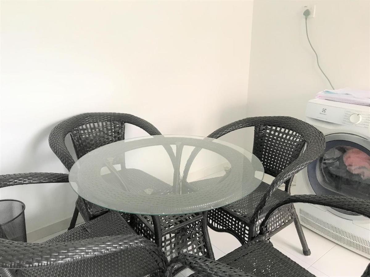 Oyo 90493 Jl Homestay Segamat Exterior foto