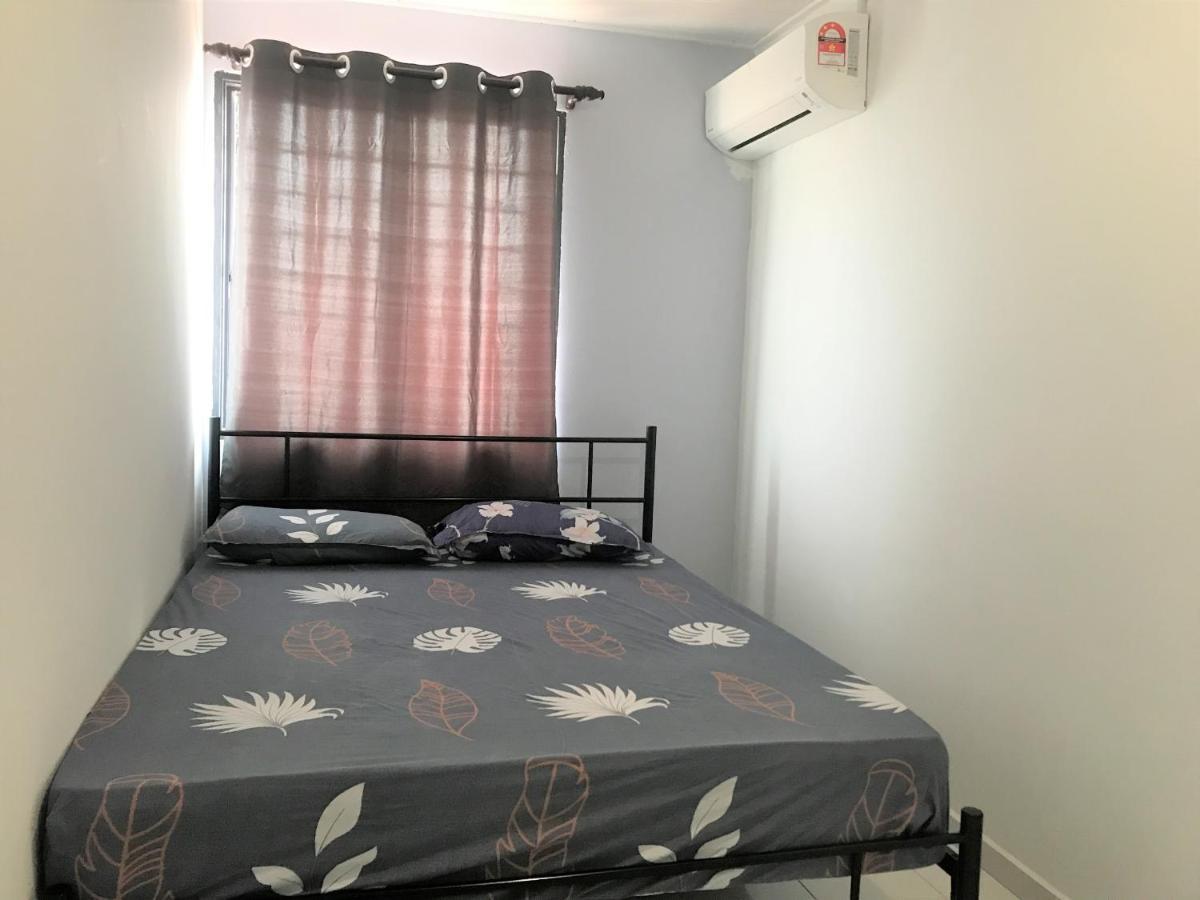 Oyo 90493 Jl Homestay Segamat Exterior foto