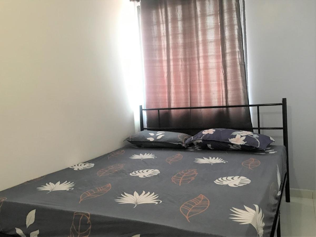 Oyo 90493 Jl Homestay Segamat Exterior foto