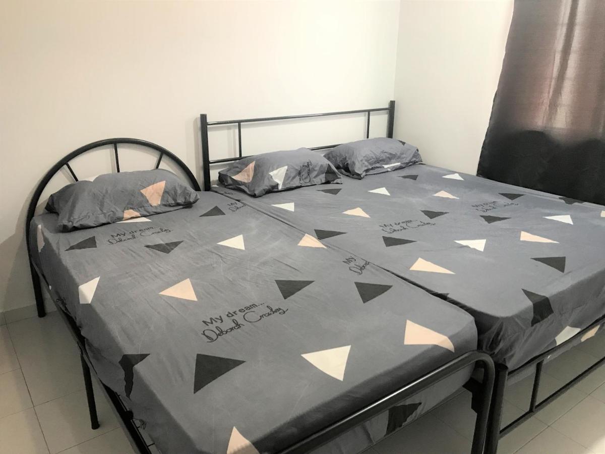 Oyo 90493 Jl Homestay Segamat Exterior foto